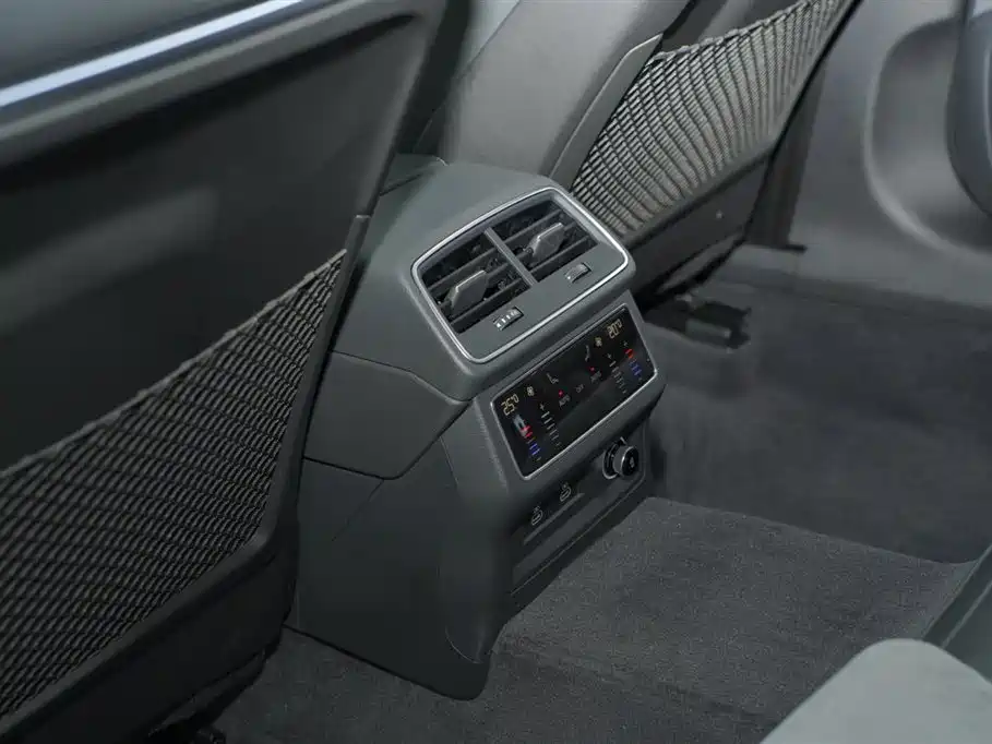 Audi A6L 2024 45 TFSI Premium Dynamic фото 17