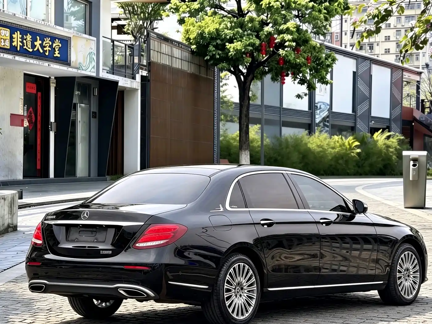 Mercedes-Benz E-Class 2019 E 300 L Fashion фото 7