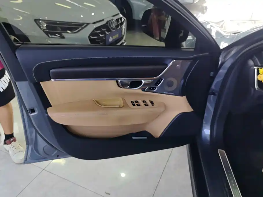 Volvo V90 2019 2019 Cross Country T5 AWD Prestige Edition (China V)
