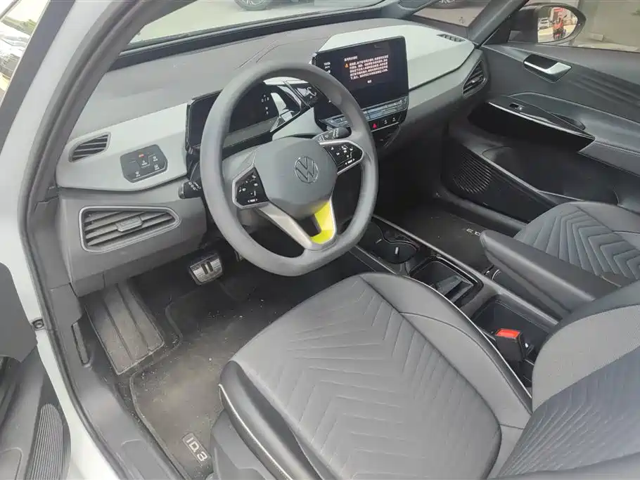 Volkswagen ID.3 2023 Pure Smart Edition фото 12