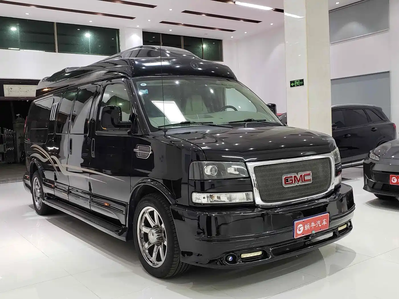 GMC Savana 2017 2014 6.0L Long Wheelbase Leader Edition
