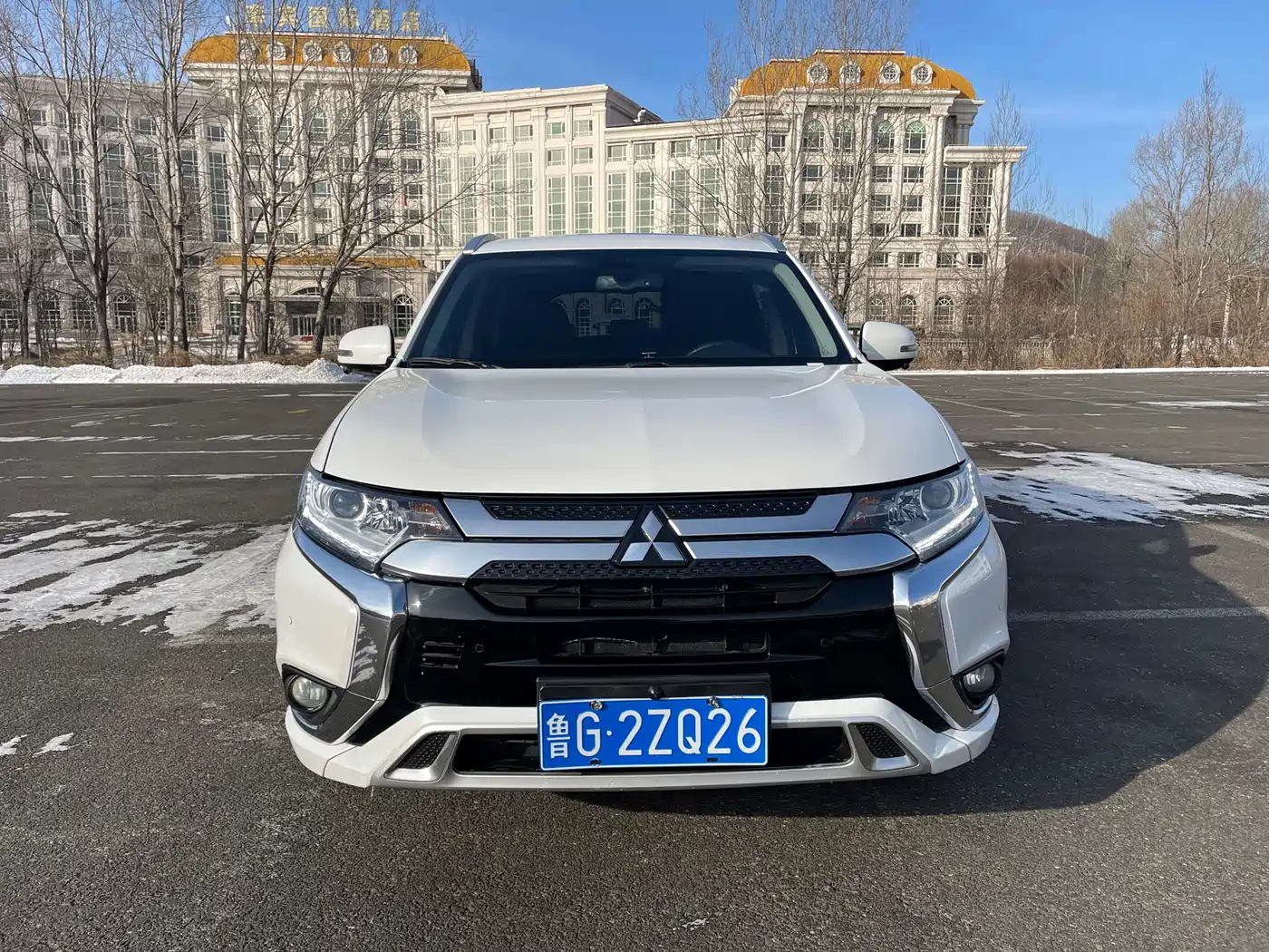 MITSUBISHI OUTLANDER