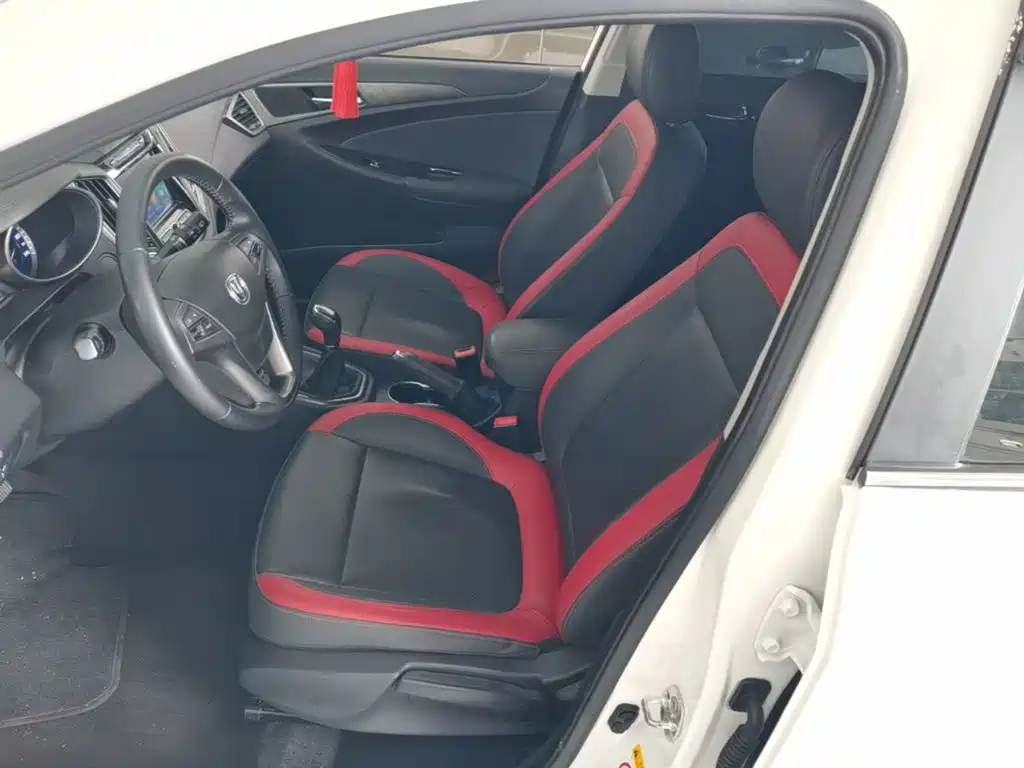 Changan Eado XT 2017 2016 1.6L Manual Stylish Cool Edition