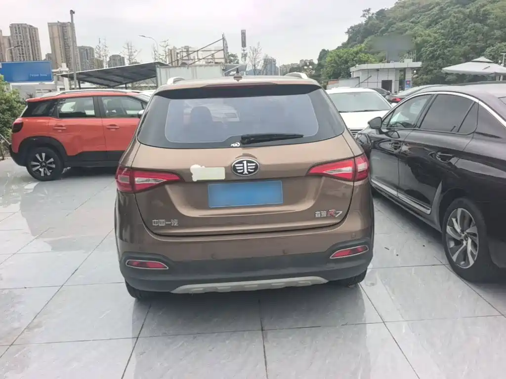 FAW Senya R7 2016 2016 1.6L Manual Premium