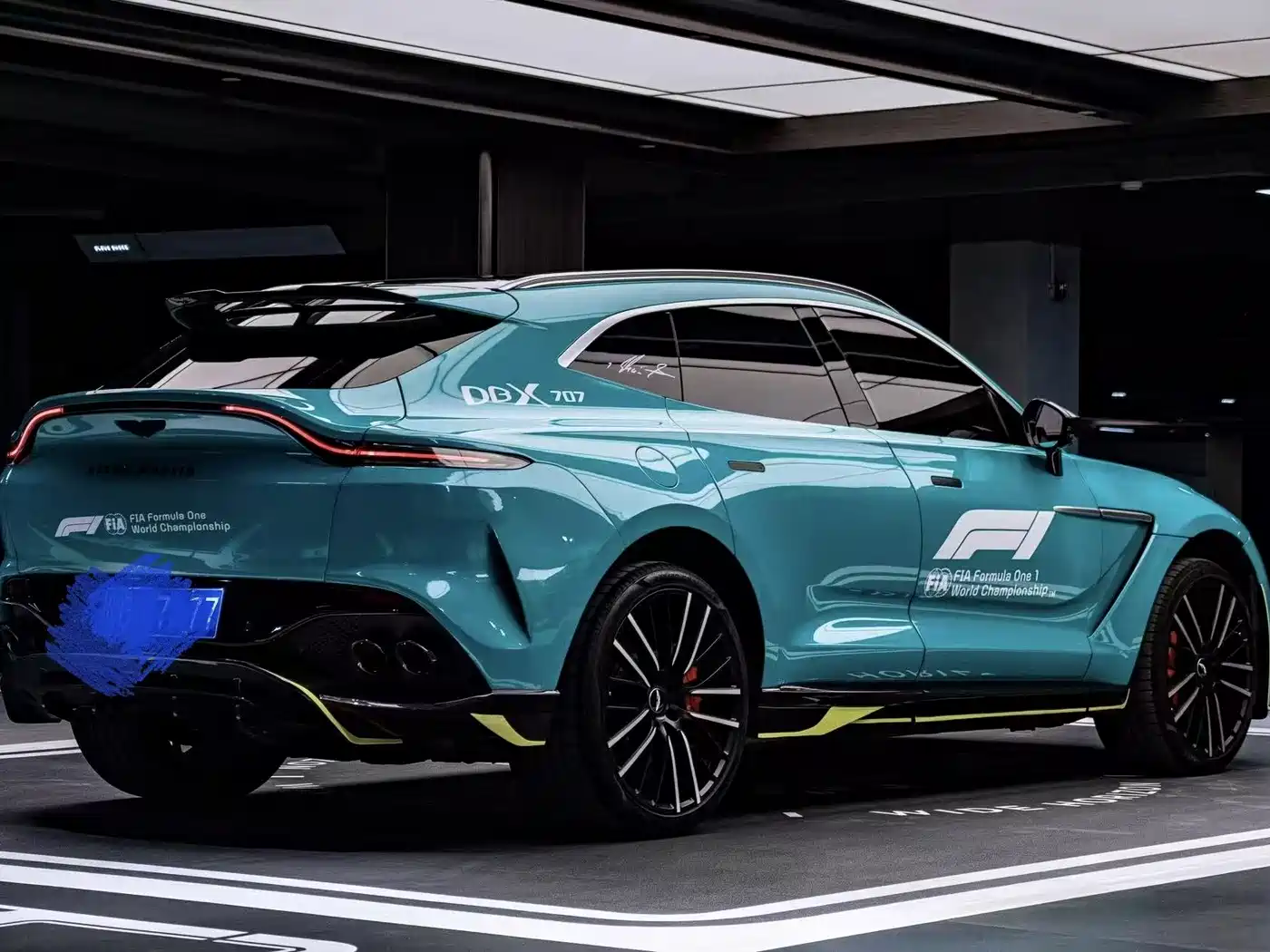 Aston Martin DBX 2021 4.0T V8 Silk Road Splendor фото 2