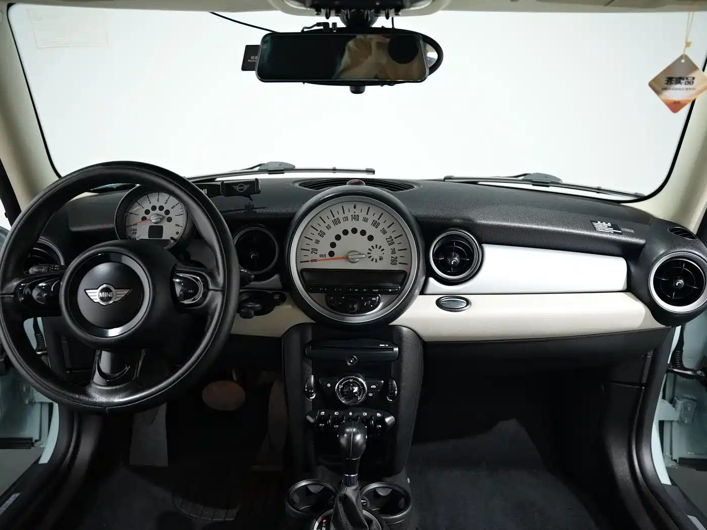 MINI CLUBMAN 2012 2011 1.6L ONE
