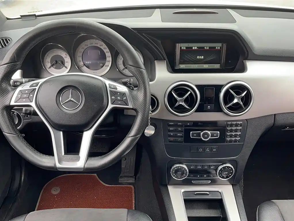 Mercedes-Benz GLK-Class 2015 GLK 260 4MATIC Dynamic Ultimate Edition фото 6