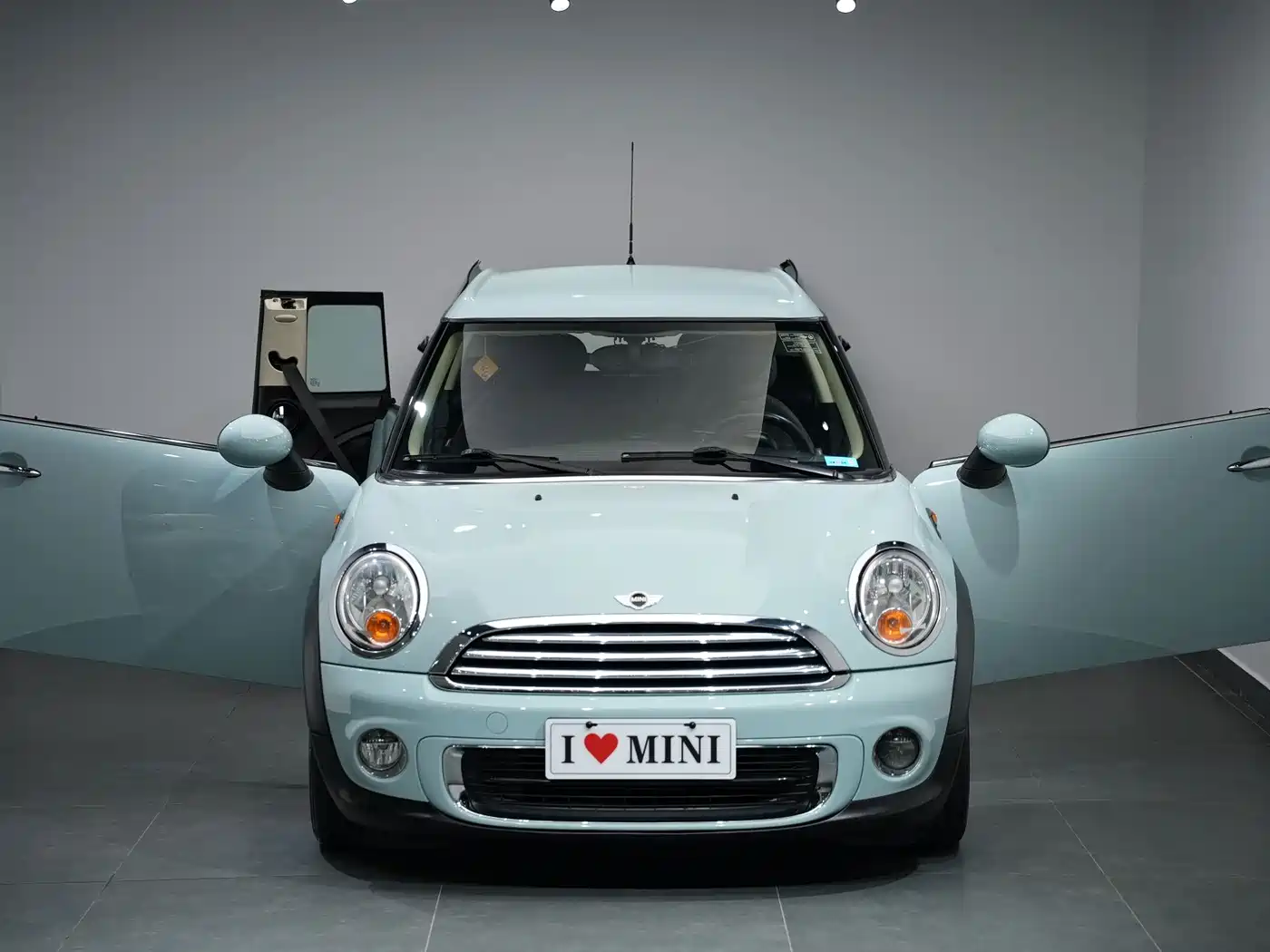 MINI CLUBMAN 2012 2011 1.6L ONE