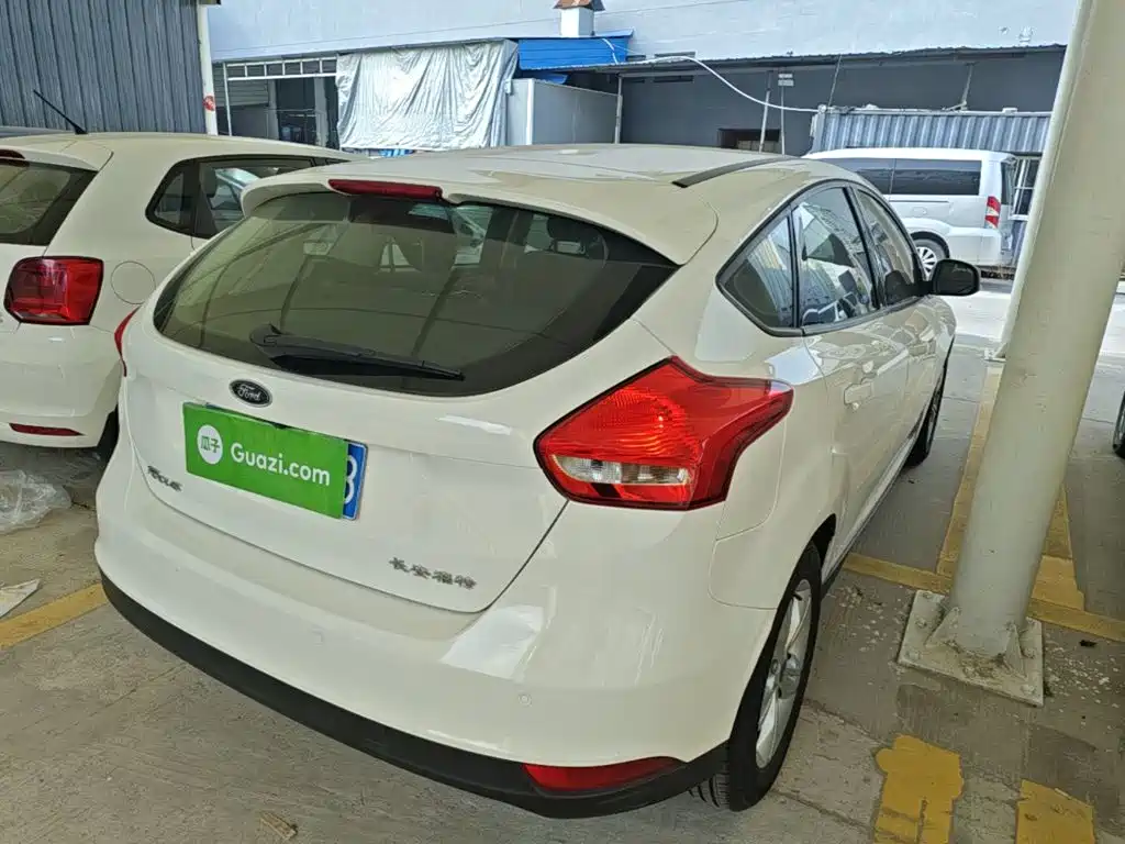Фото 7 - Ford Focus