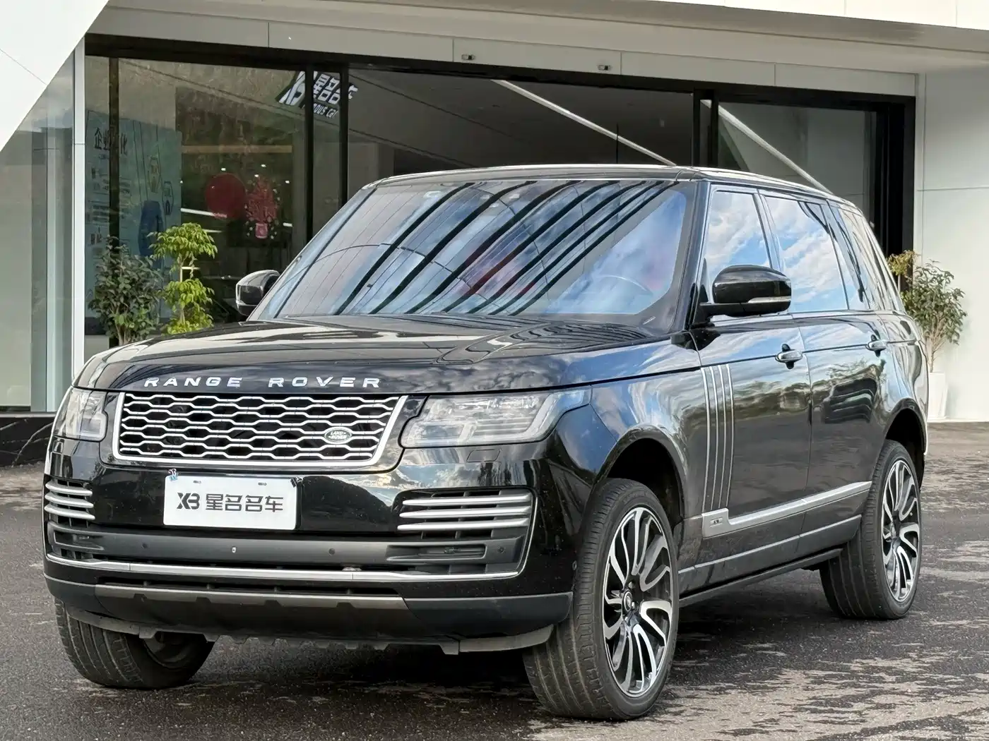 Фото 1 - Land Rover Range Rover