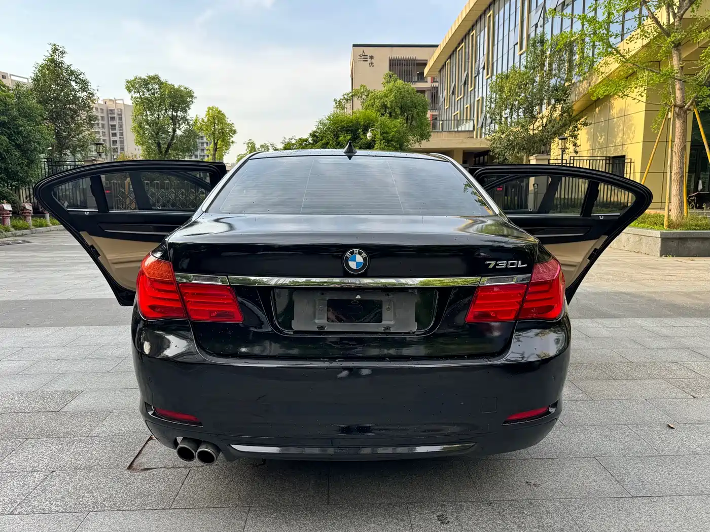 BMW 7 Series 2011 730Li Elegance фото 14