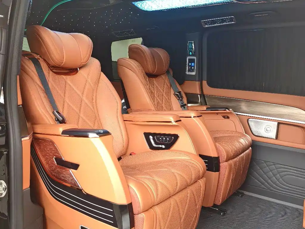 Mercedes-Benz V-Class 2024 V 300 L Long Wheelbase Premium фото 6