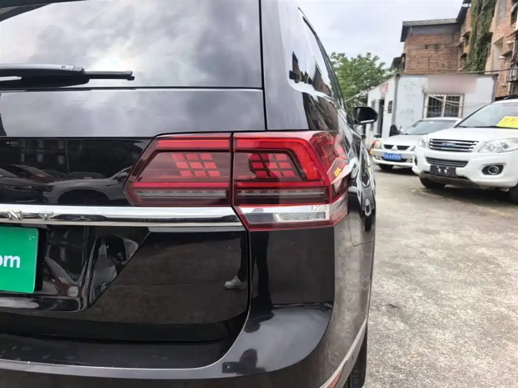 Volkswagen Teramont 2017 530 V6 4WD Flagship Edition фото 8