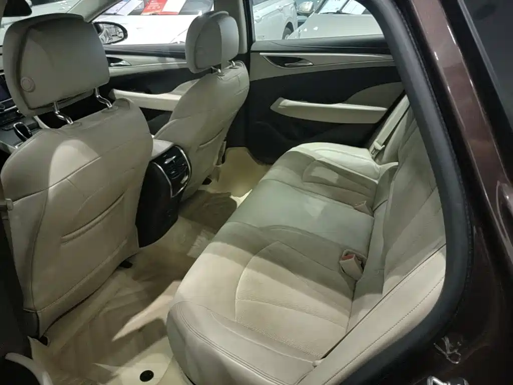 Photo 17 - Buick LaCrosse