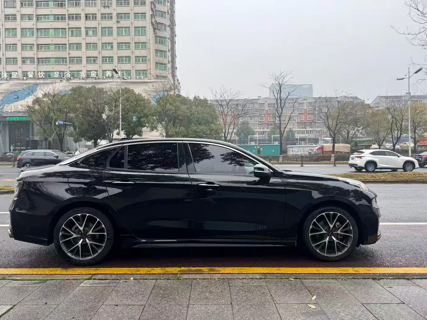 Lynk & Co 03 2019 2.0TD Auto Power Version фото 4