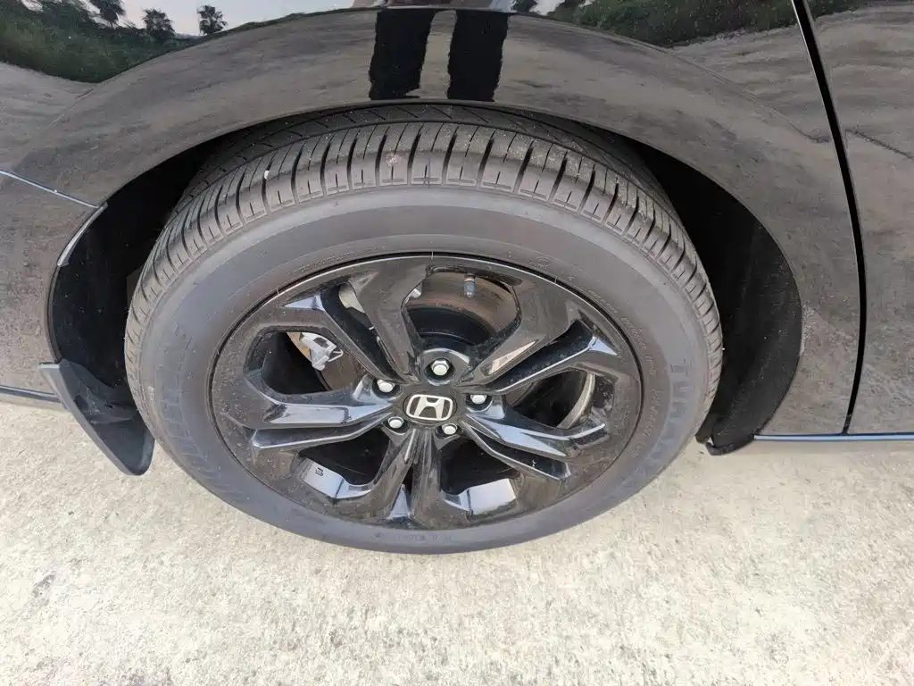 Photo 15 - Honda Accord