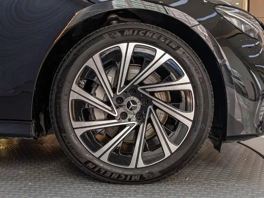 Mercedes-Benz E-Class 2025 E 300 L Luxury фото 13