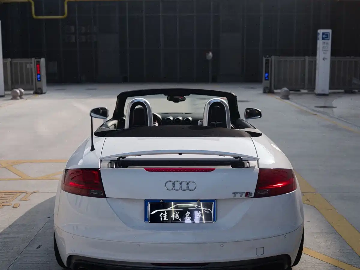 Фото 2 - Audi TT