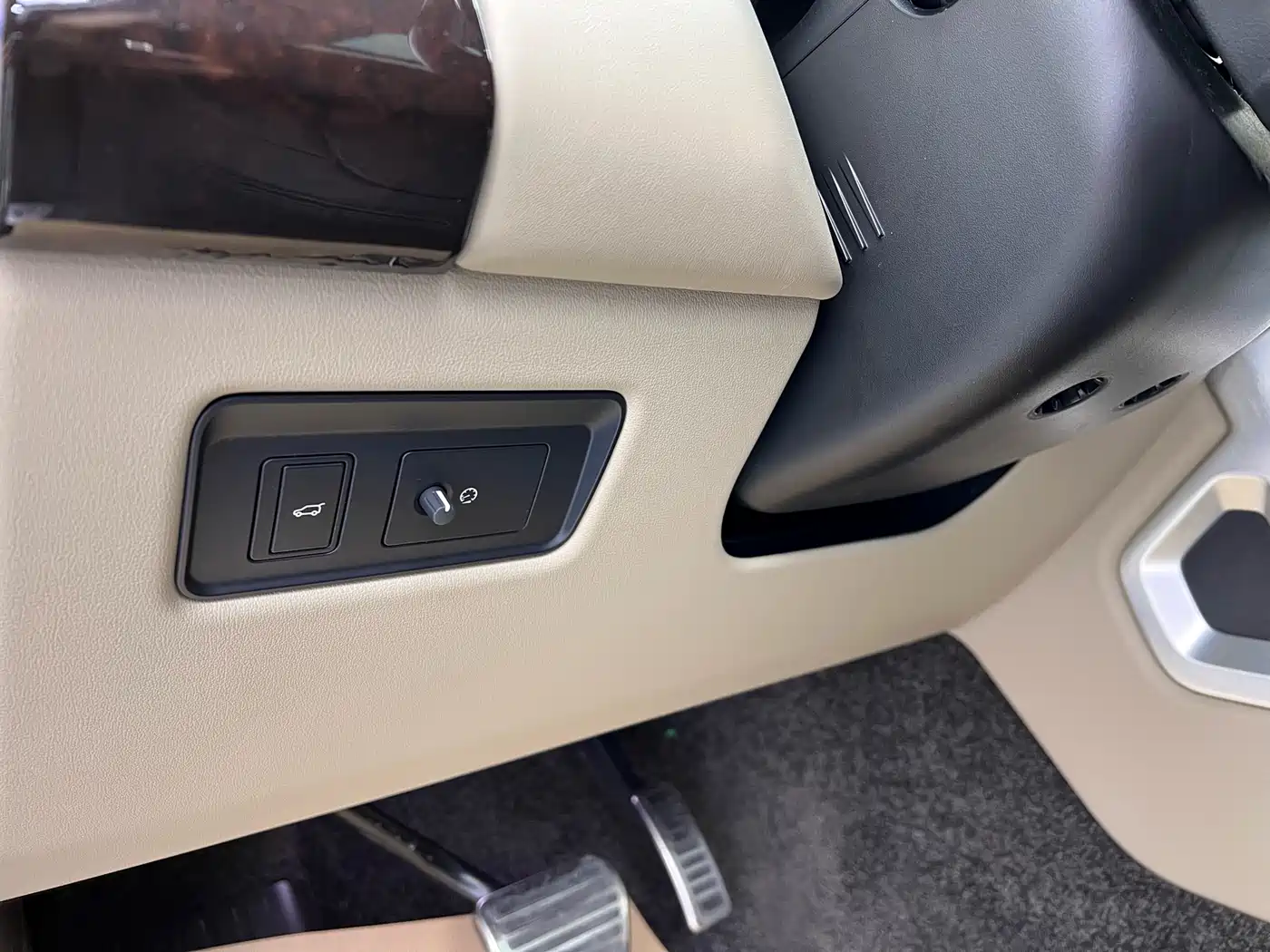 Land Rover Range Rover 2022 3.0 L6 400PS Heritage Extended Classic Edition фото 8