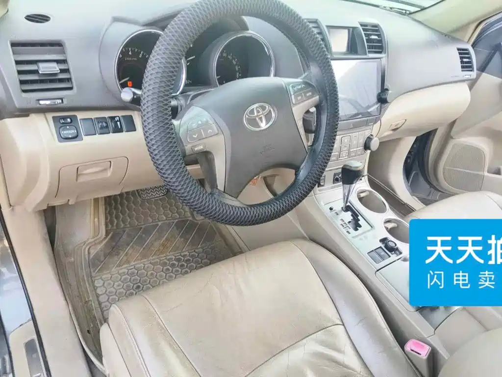 Фото 12 - Toyota Highlander