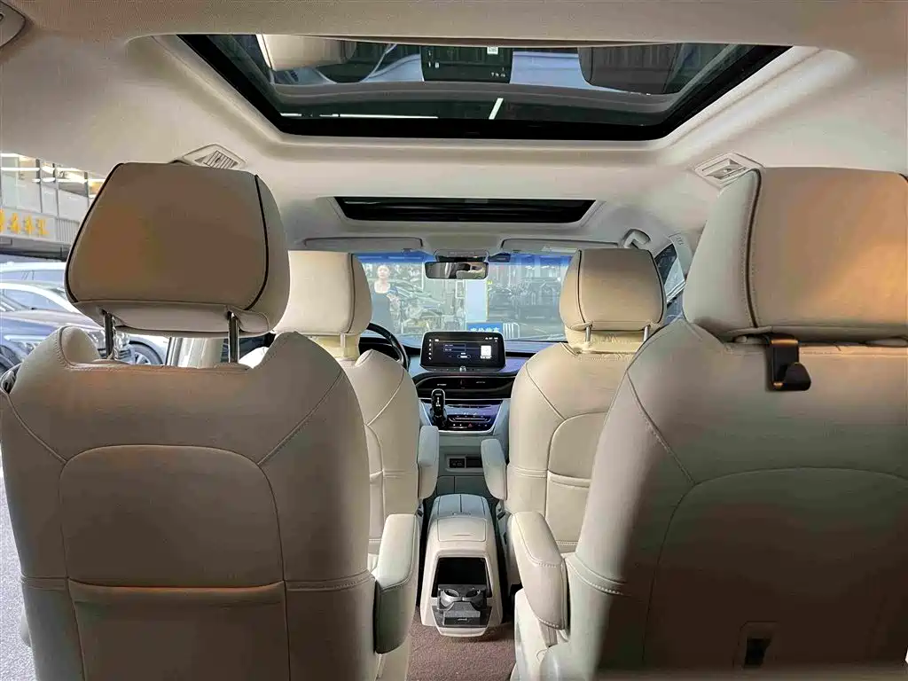 Фото 21 - Buick GL8