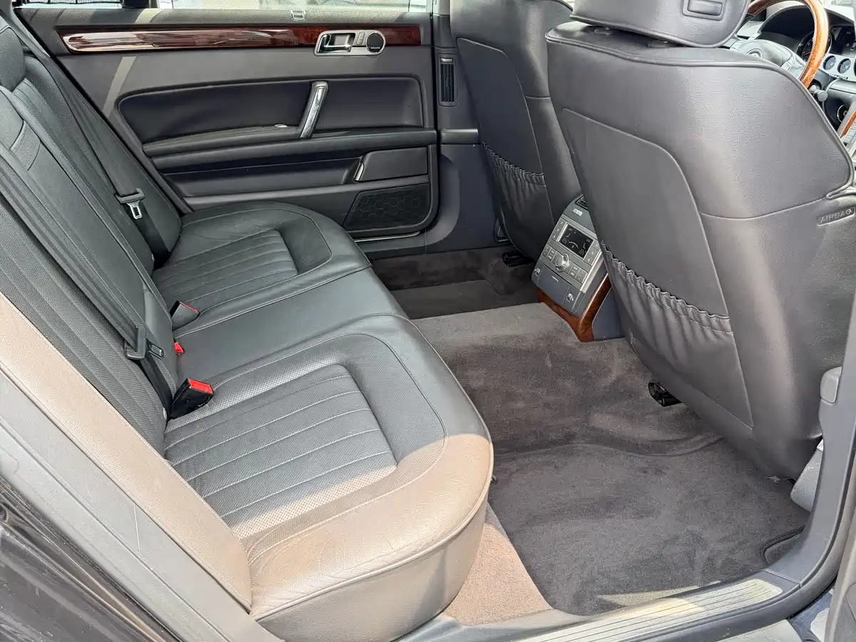 Volkswagen Phaeton 2011 3.6L V6 5-Seater Extended Comfort фото 18
