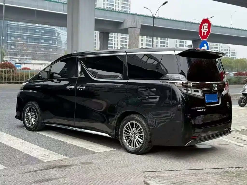 Toyota Vellfire 2022 2021 Crown Hybrid 2.5L HV Supreme Edition