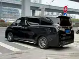 Фото 8 - Toyota Vellfire