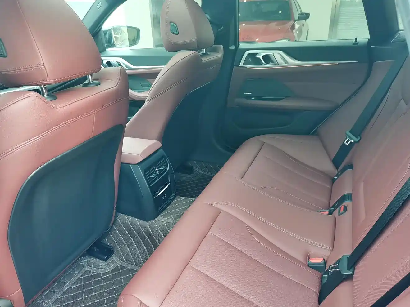 BMW 4 Series 2024 430i Gran Coupe M Sport Shadowline Package фото 11