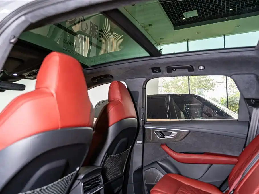 Audi SQ7 2024 4.0 TFSI Dark Knight Edition фото 12