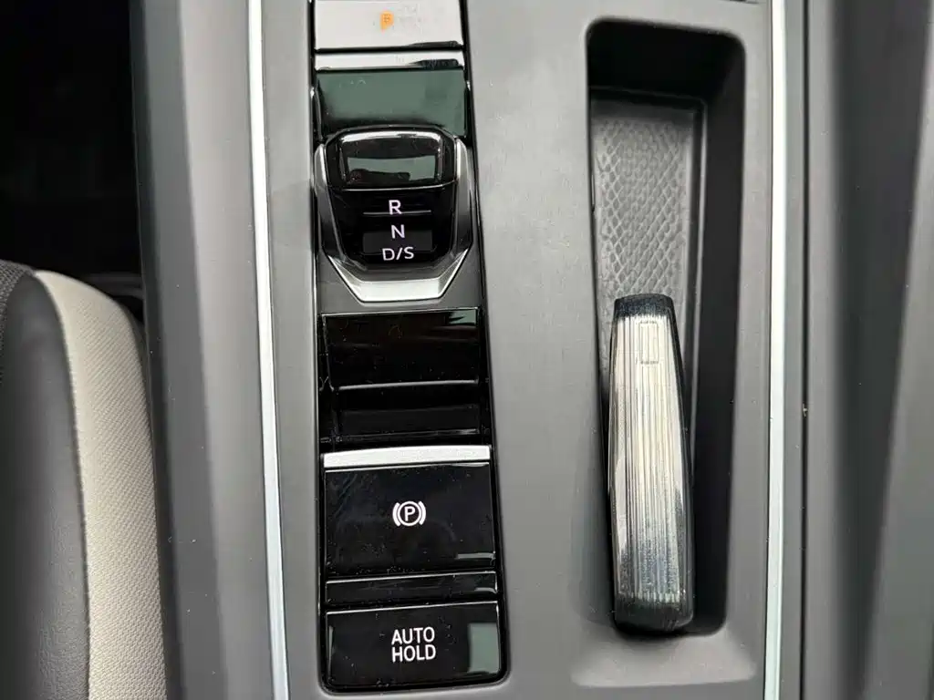 Volkswagen Golf 2023 Facelift 280TSI DSG Pro фото 23