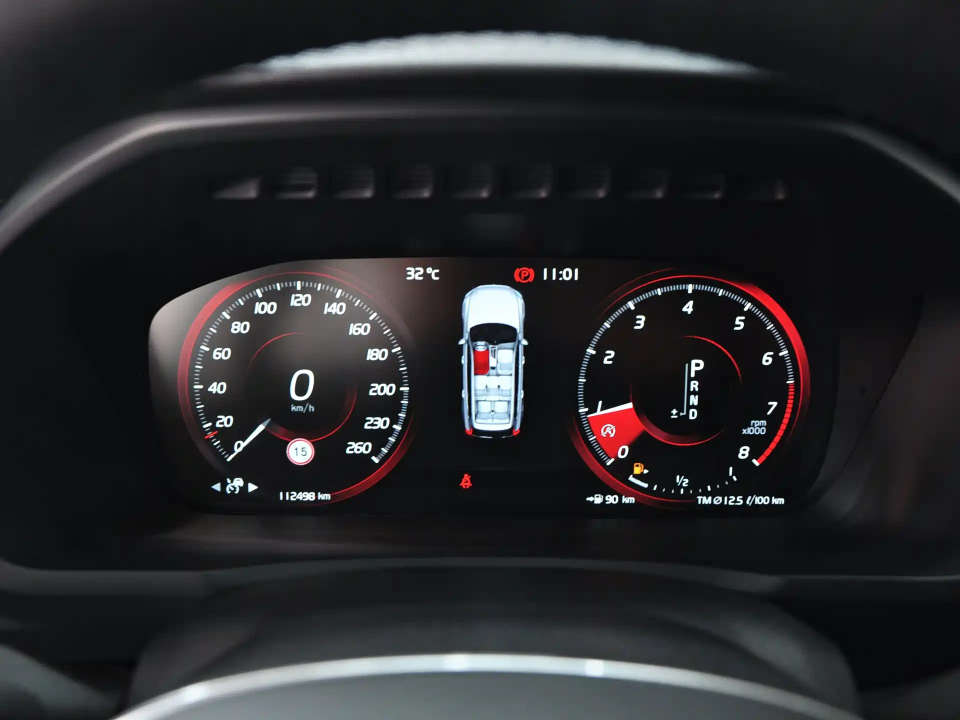 Фото 9 - Volvo XC90