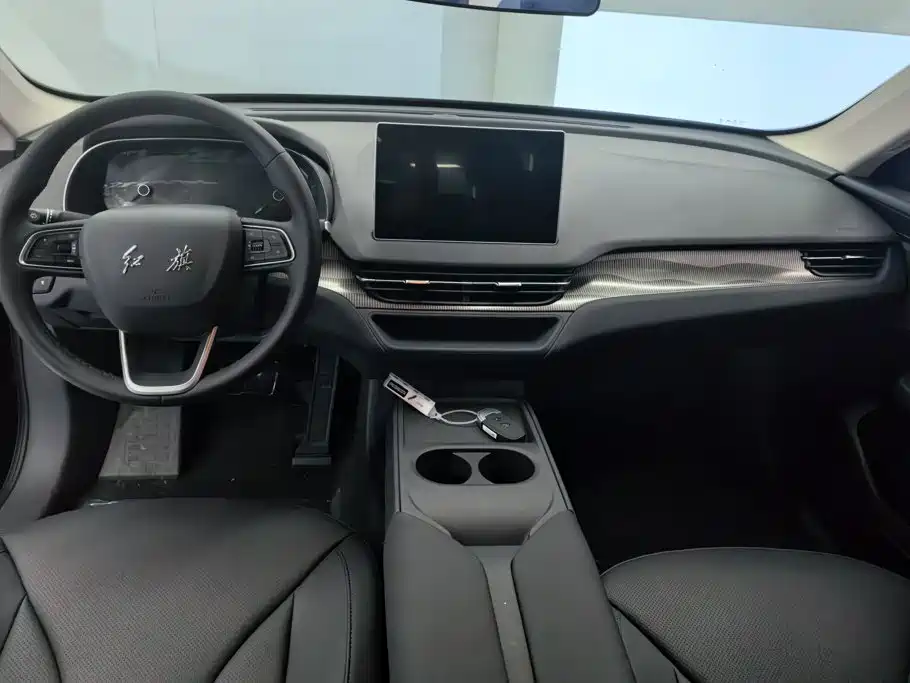 Hongqi E-QM5 2026 2025 610km PLUS