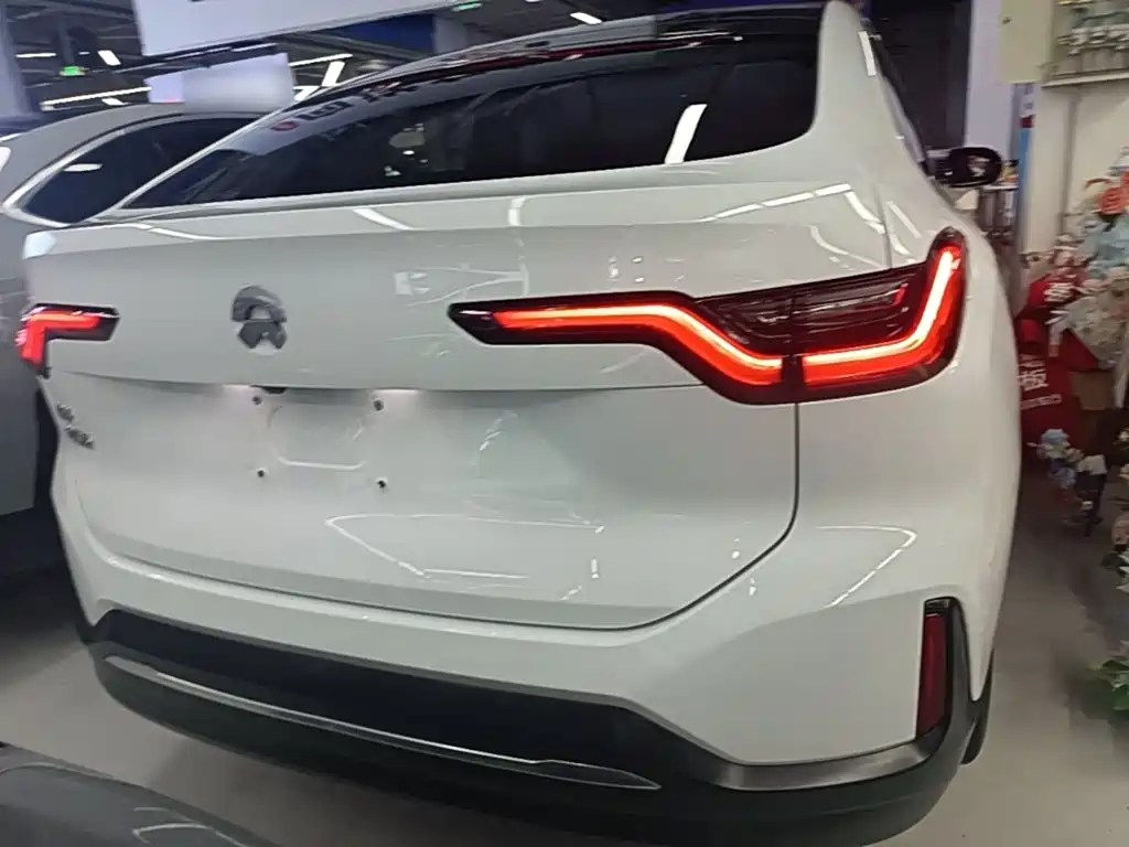 Фото 6 - NIO EC6