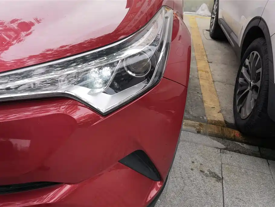Toyota C-HR 2020 Model 2.0L Leading фото 5