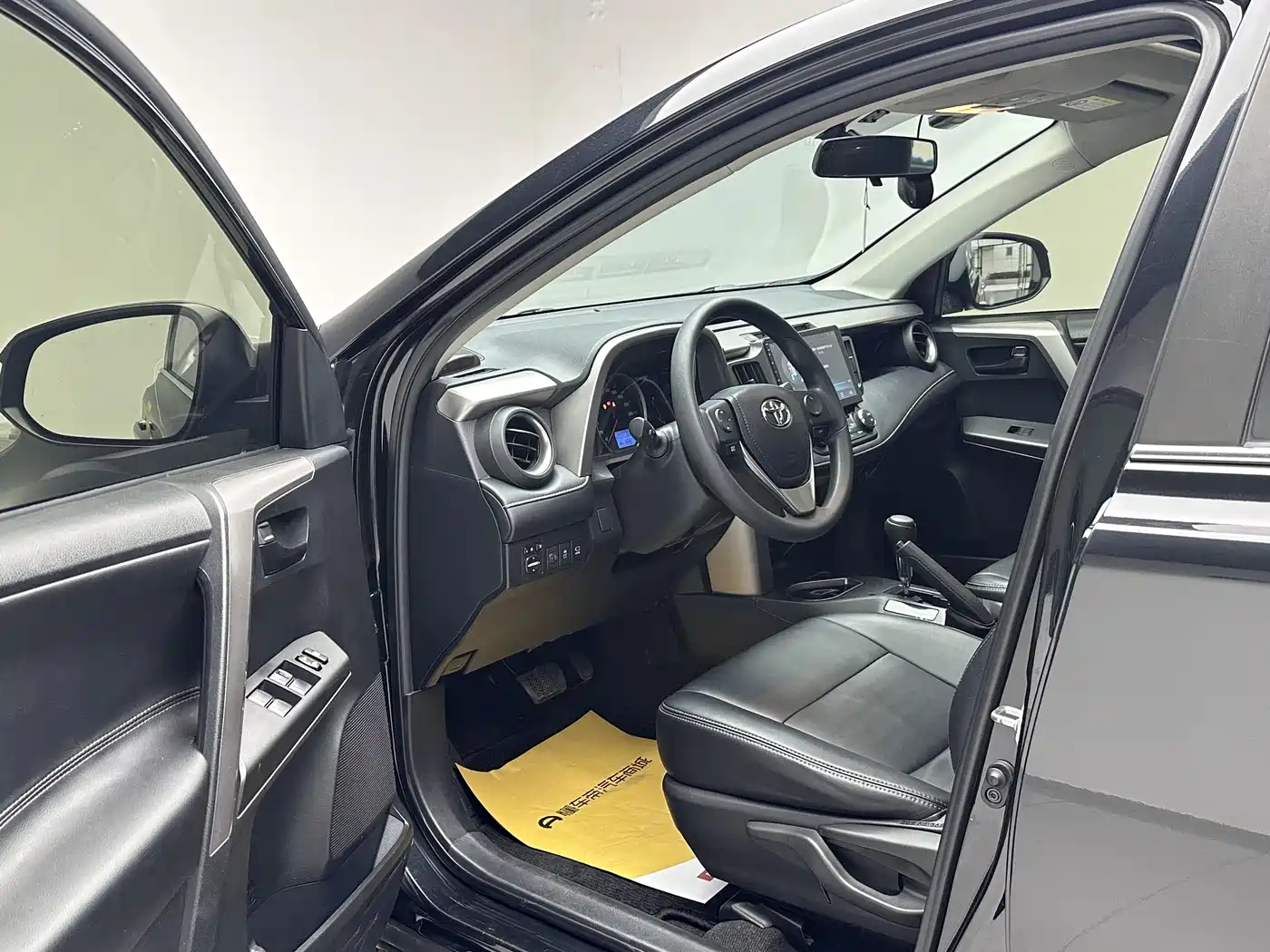 Toyota RAV4 Rongfang 2019 2.0L CVT 2WD Trend Edition China VI фото 9