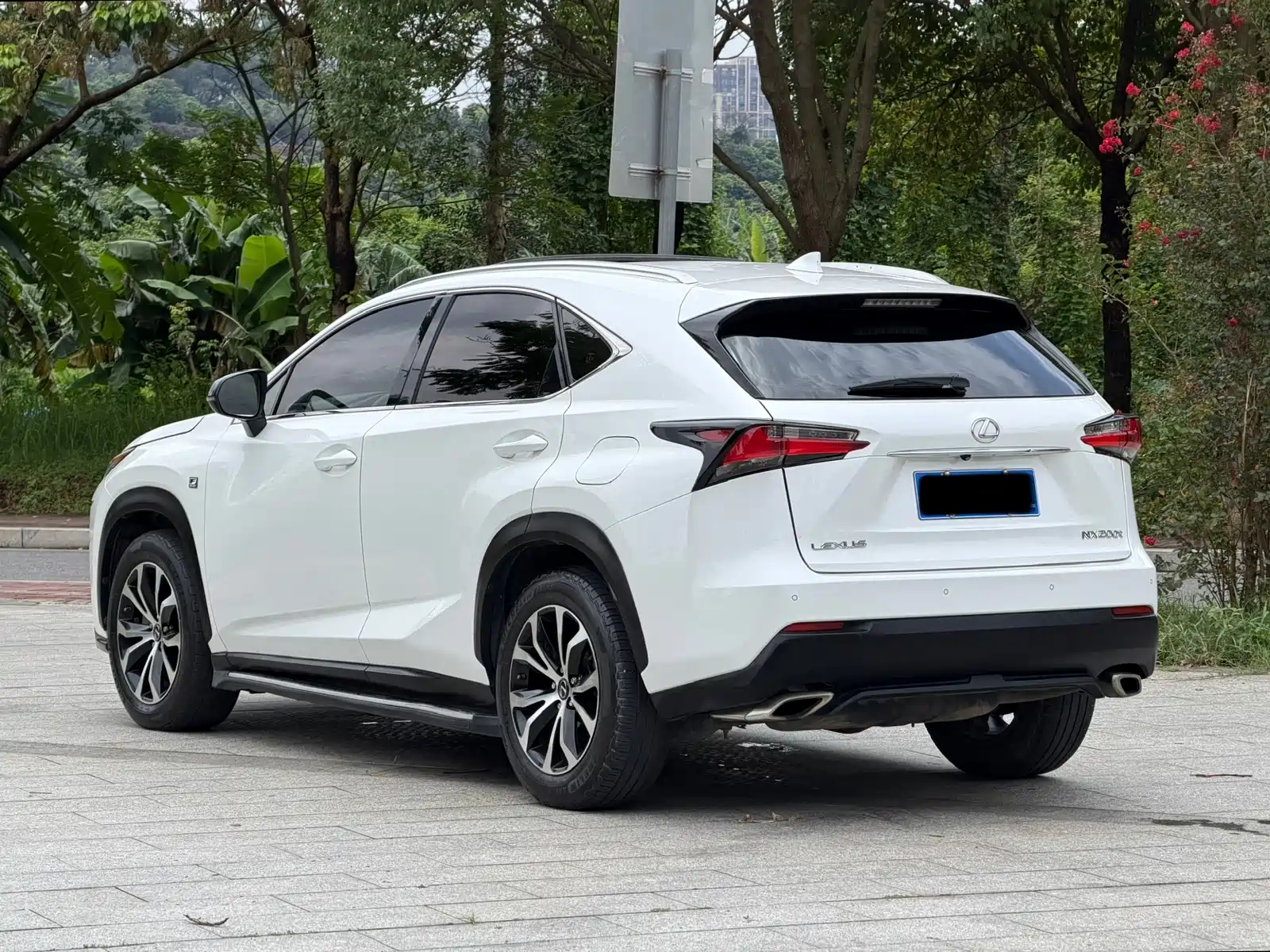 Фото 14 - Lexus NX