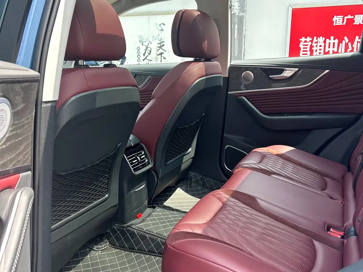 Hongqi HS5 2023 2.0T 4WD Flag Leader Pro фото 8