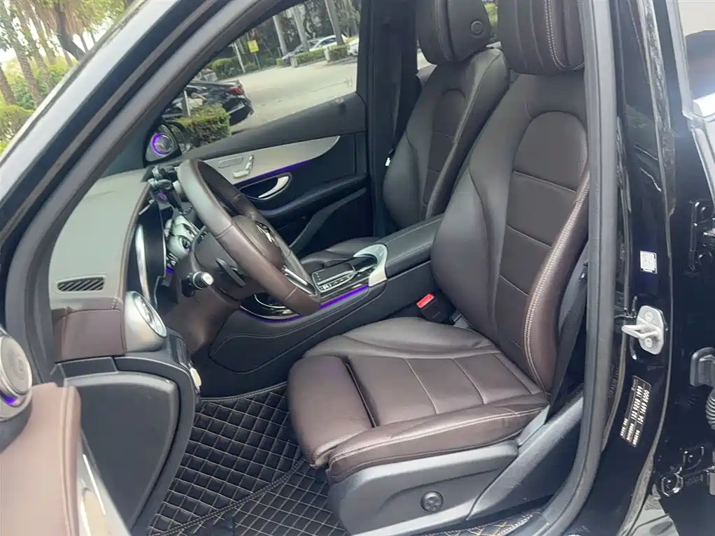 MERCEDES-BENZ GLC
