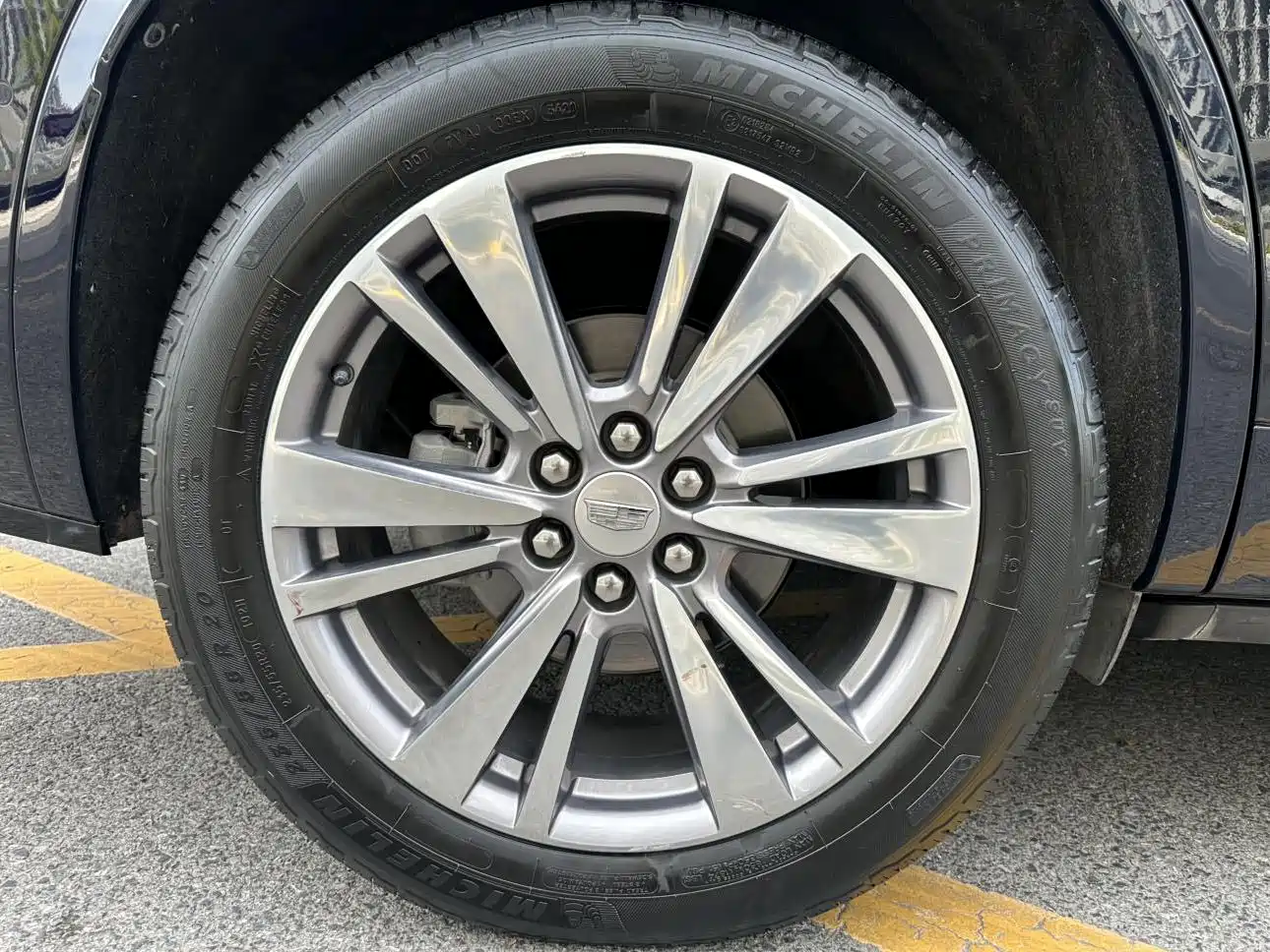 Photo 26 - Cadillac XT6