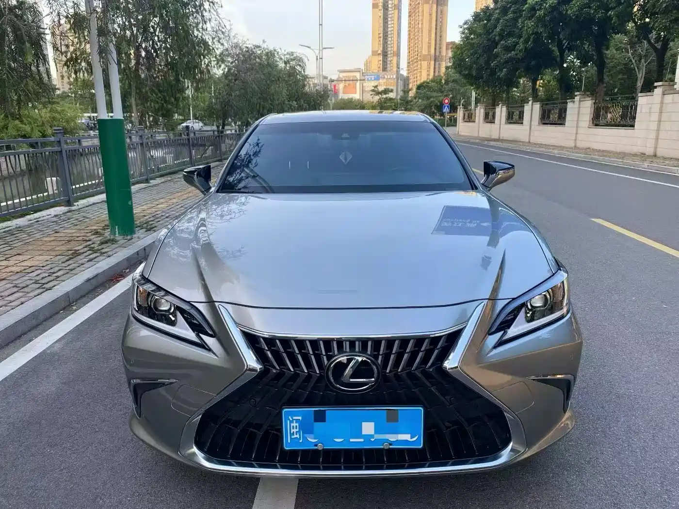 Lexus ES 2023 200 Excellence Edition фото 2