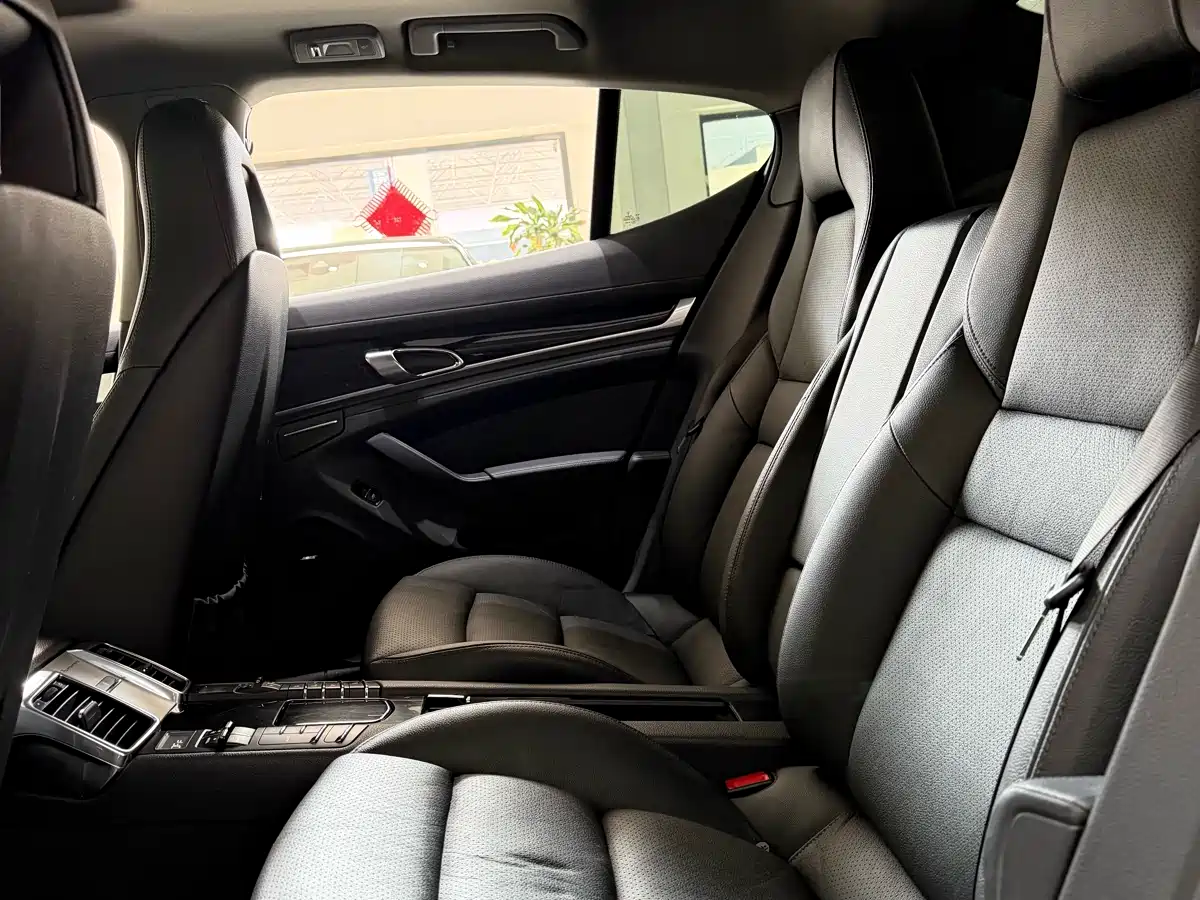 Porsche Panamera 2014 Panamera 4 3.0T фото 7