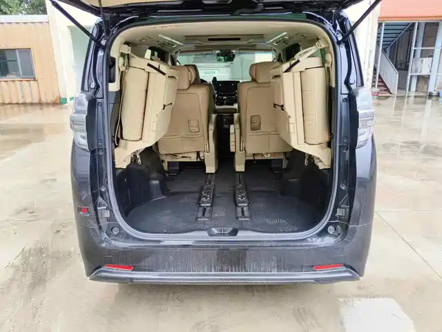 Toyota Vellfire 2021 Crown Hybrid 2.5L HV Luxury Edition — фото 5