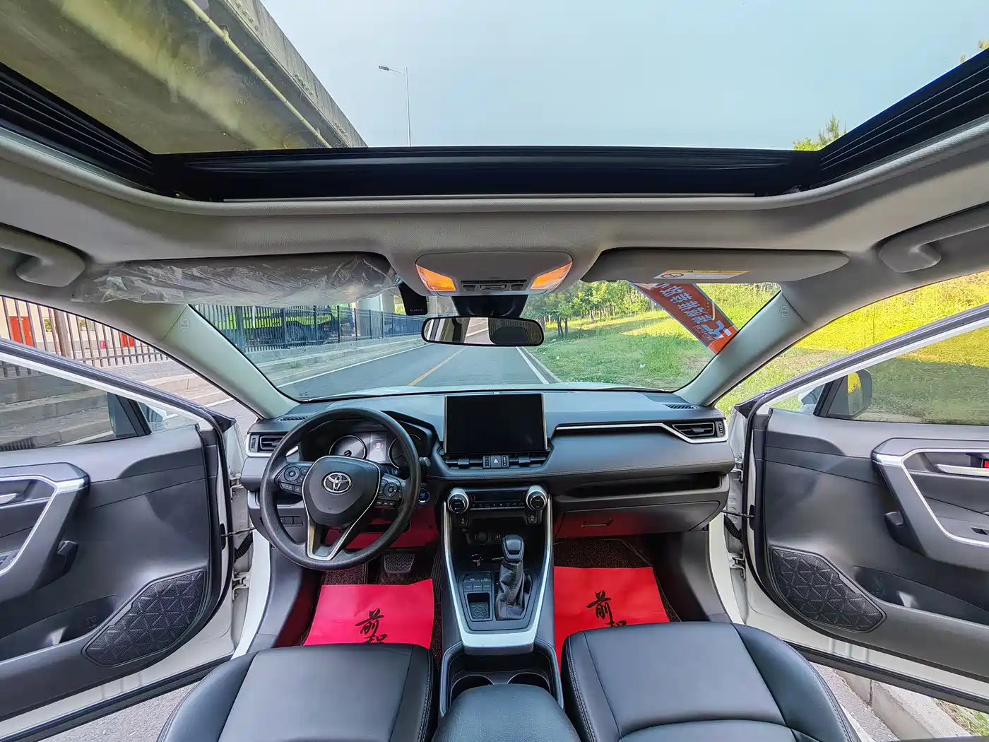 Toyota Wildlander 2021 2.0L CVT 2WD Luxury Edition фото 6