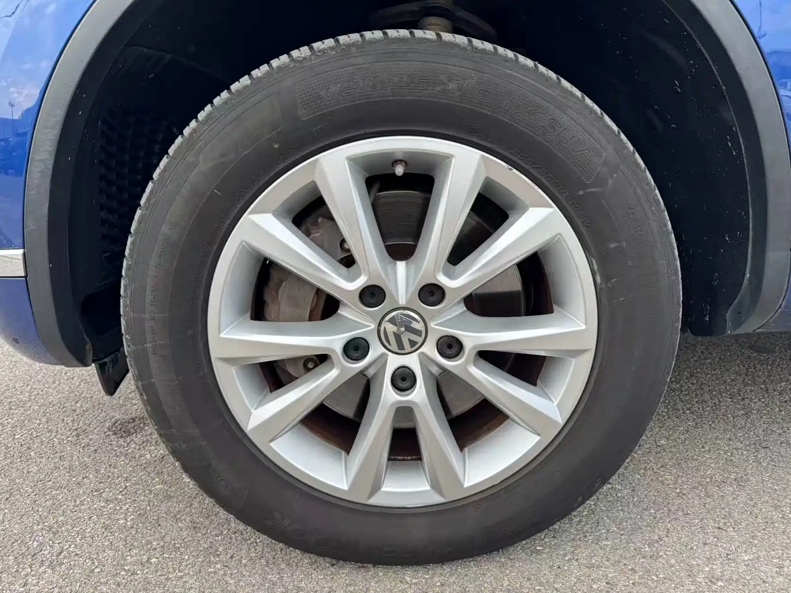Фото 26 - Volkswagen Touareg