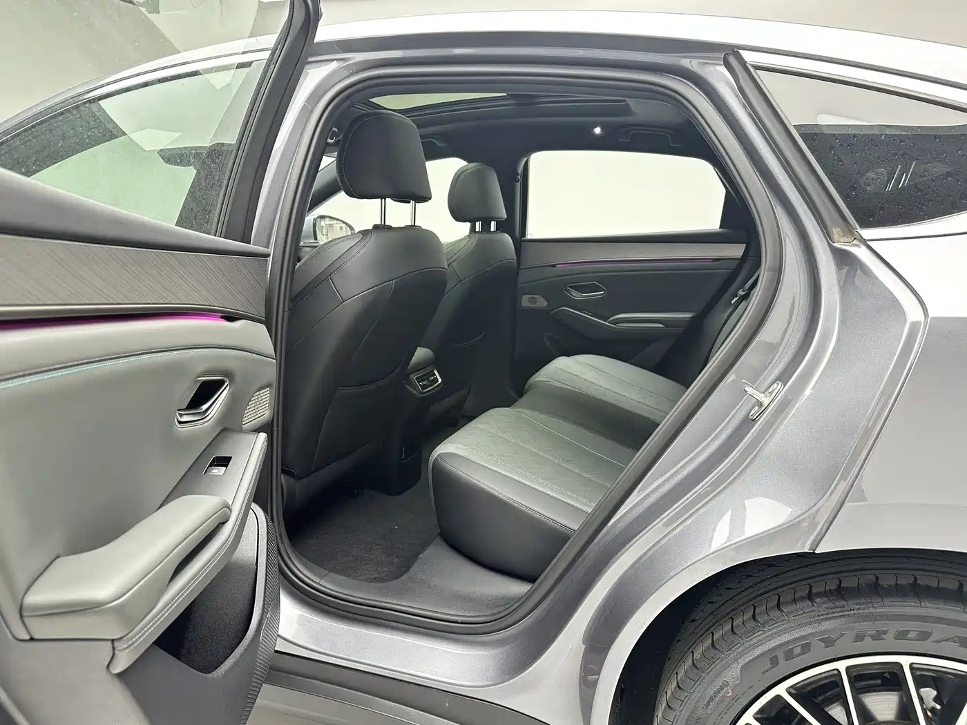 BYD Qin L 2024 DM-i 120KM Excellence Model фото 14