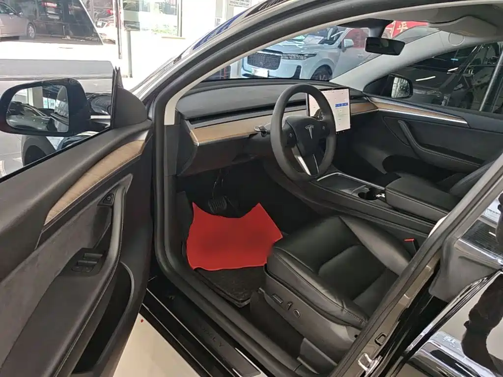 Фото 16 - Tesla Model Y