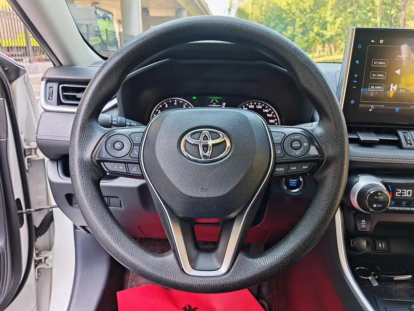 Toyota Wildlander 2021 2.0L CVT 2WD Luxury Edition фото 8