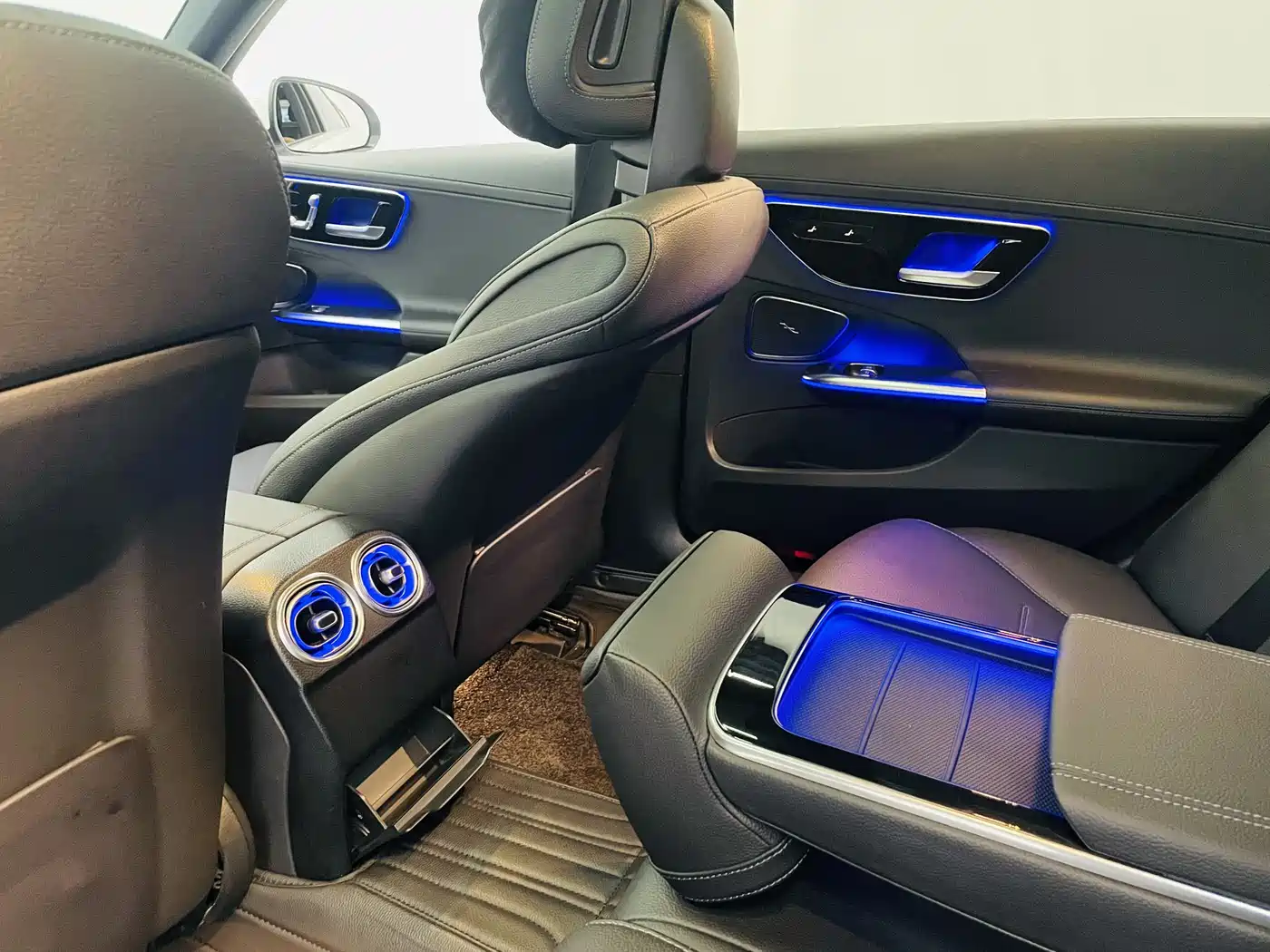 Mercedes-Benz C-Class 2024 C 260 L Sport фото 11