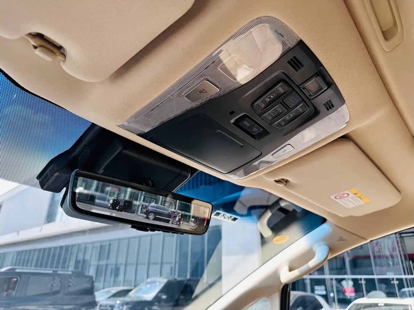Toyota Alphard 2021 Hybrid 2.5L Luxury фото 15